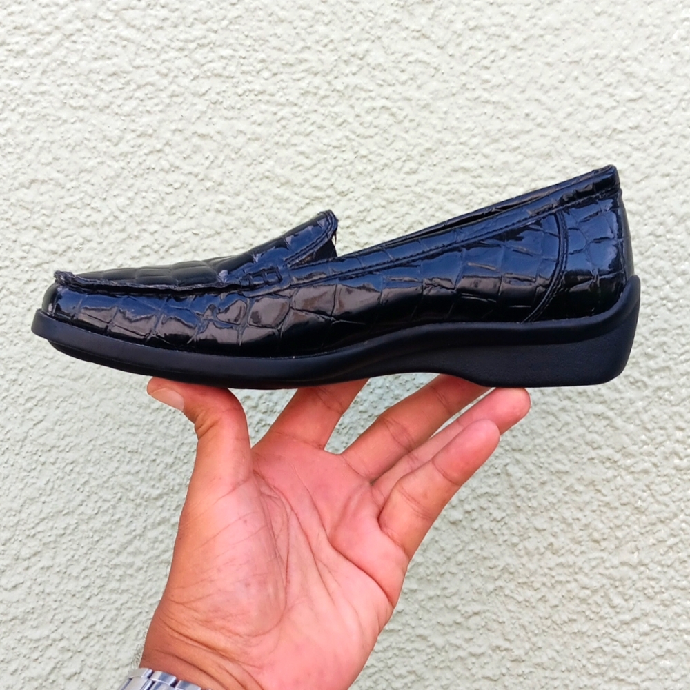 Aravon Whitney Croc- Print Ladies Loafer/Sneakers